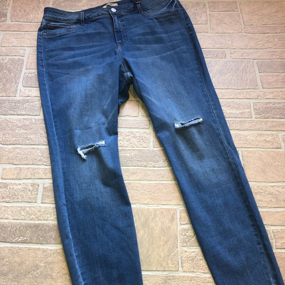 Refuge plus Size Jegging NWT Raw Hem Distressed - Picture 2 of 3